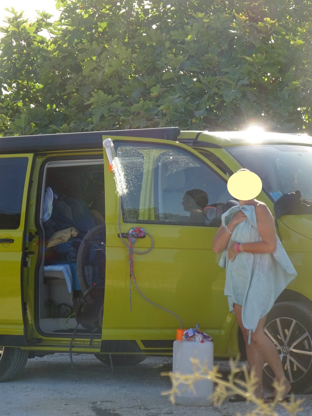 fare la doccia sul volkswagen california 